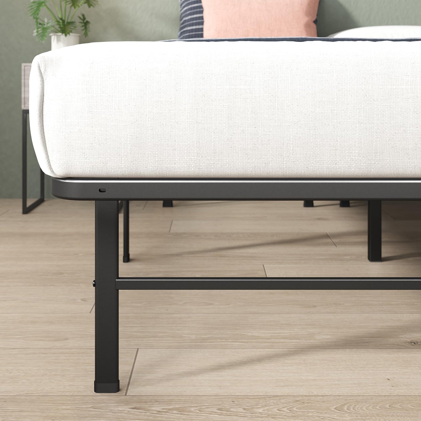 ZINUS Rumi Full Metal Bed Frame